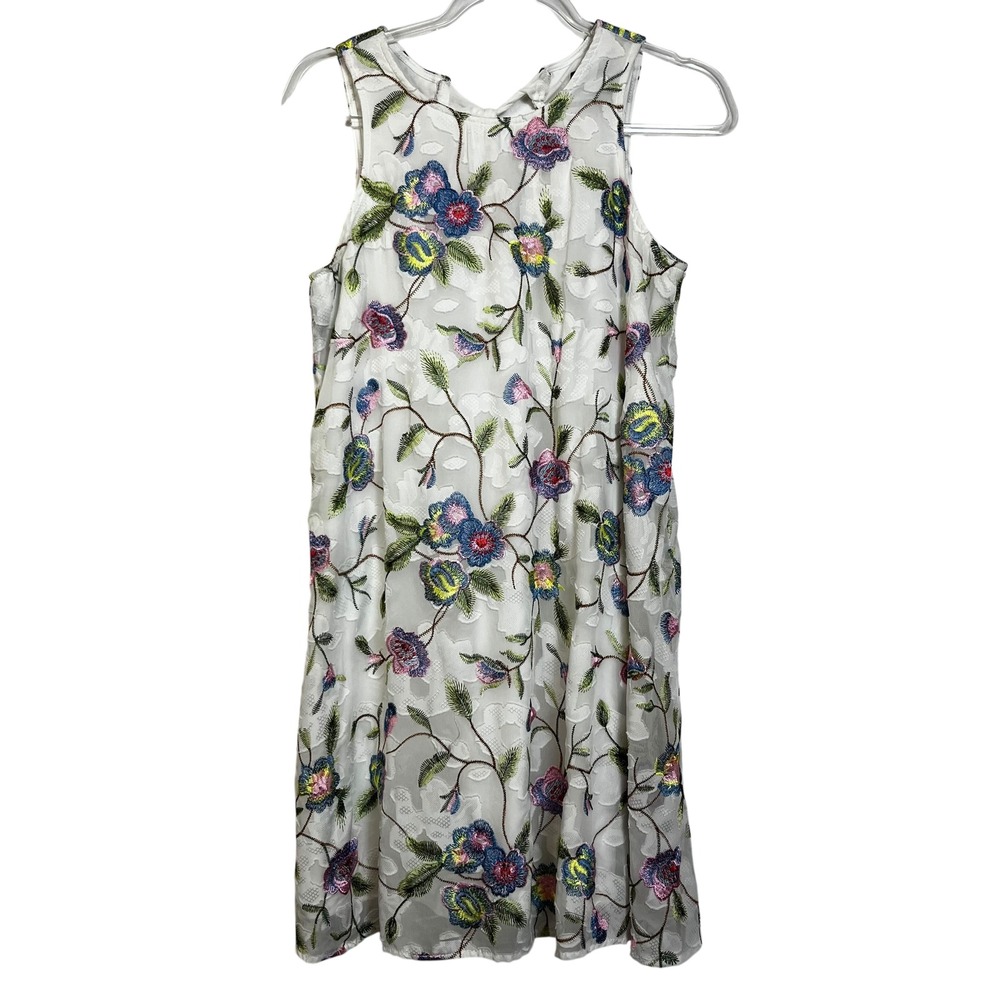 Beige by ECI Floral Embroidered Lace Shift Dress White Sleeveless Tie Back Small
